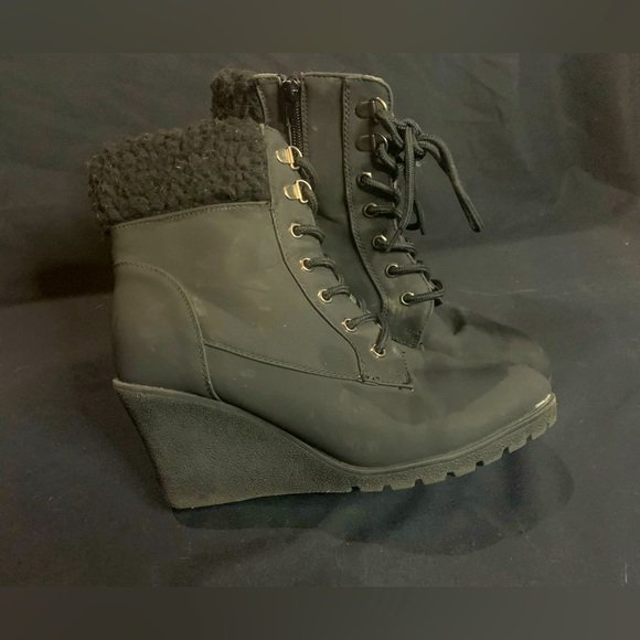 Ardene Wedge Heels - Picture 1 of 4